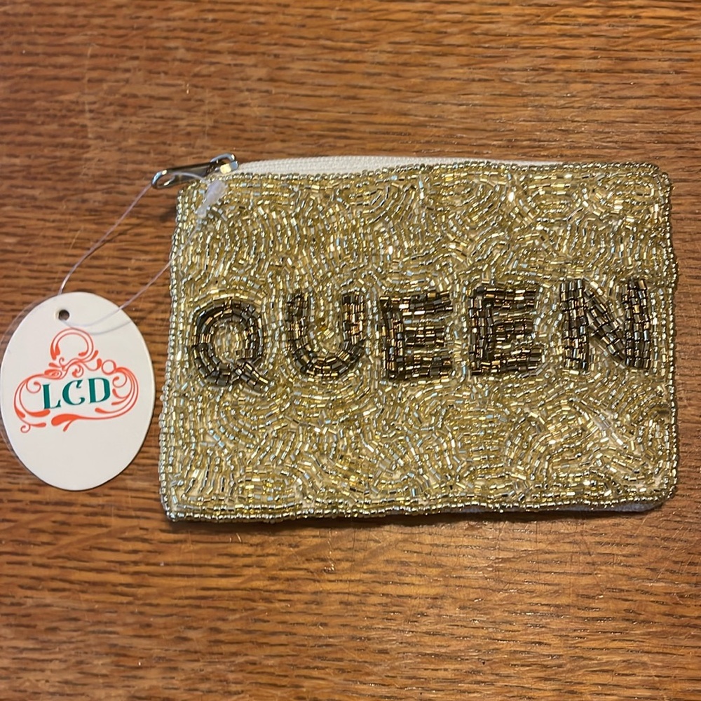 NWT Gold beaded change purse “Queen”